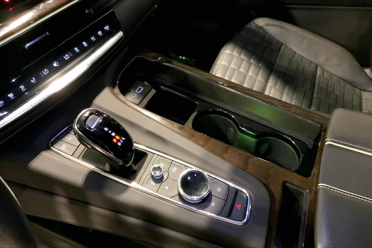 Used 2024 Crystal White Cadillac Sport Platinum image 16