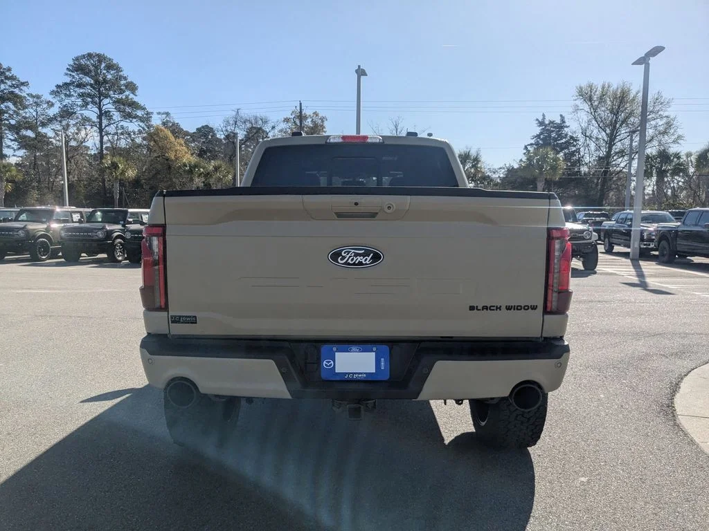 New 2026 Agate Black Metallic Ford XLT image 5