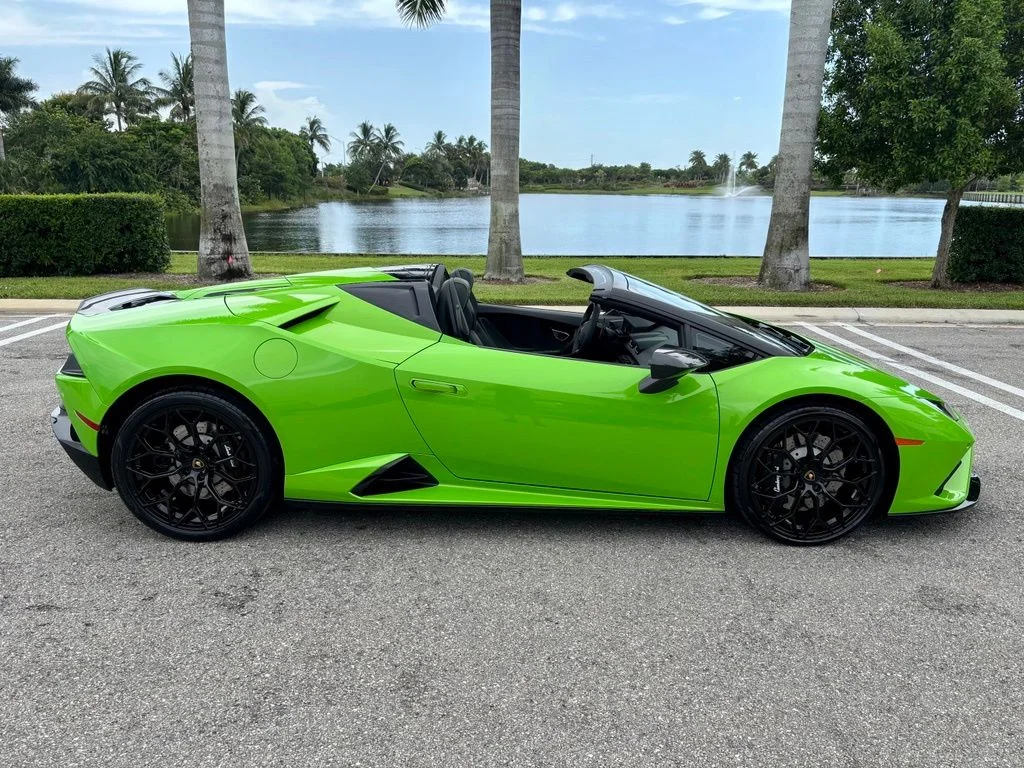 Used 2021 Verde Mantis Pearl Lamborghini  image 7