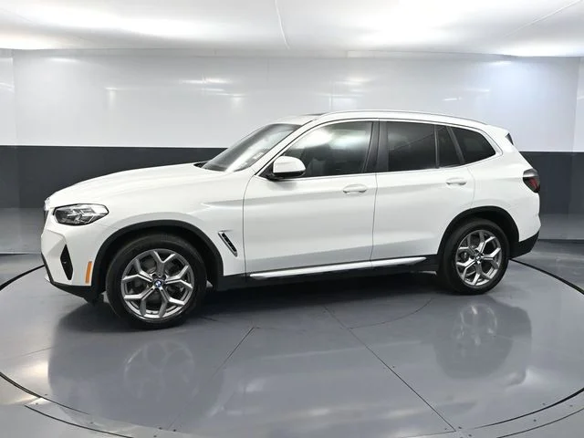 Used 2023 White BMW xDrive30i image 11