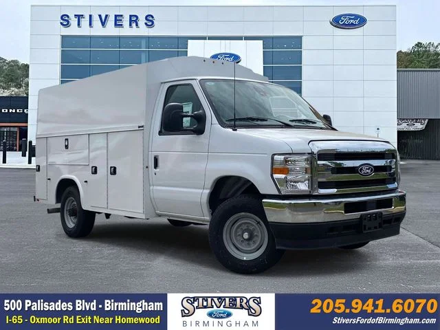 2026 Ford E-Series SRW E-350 Super Duty 138 in WB's photo