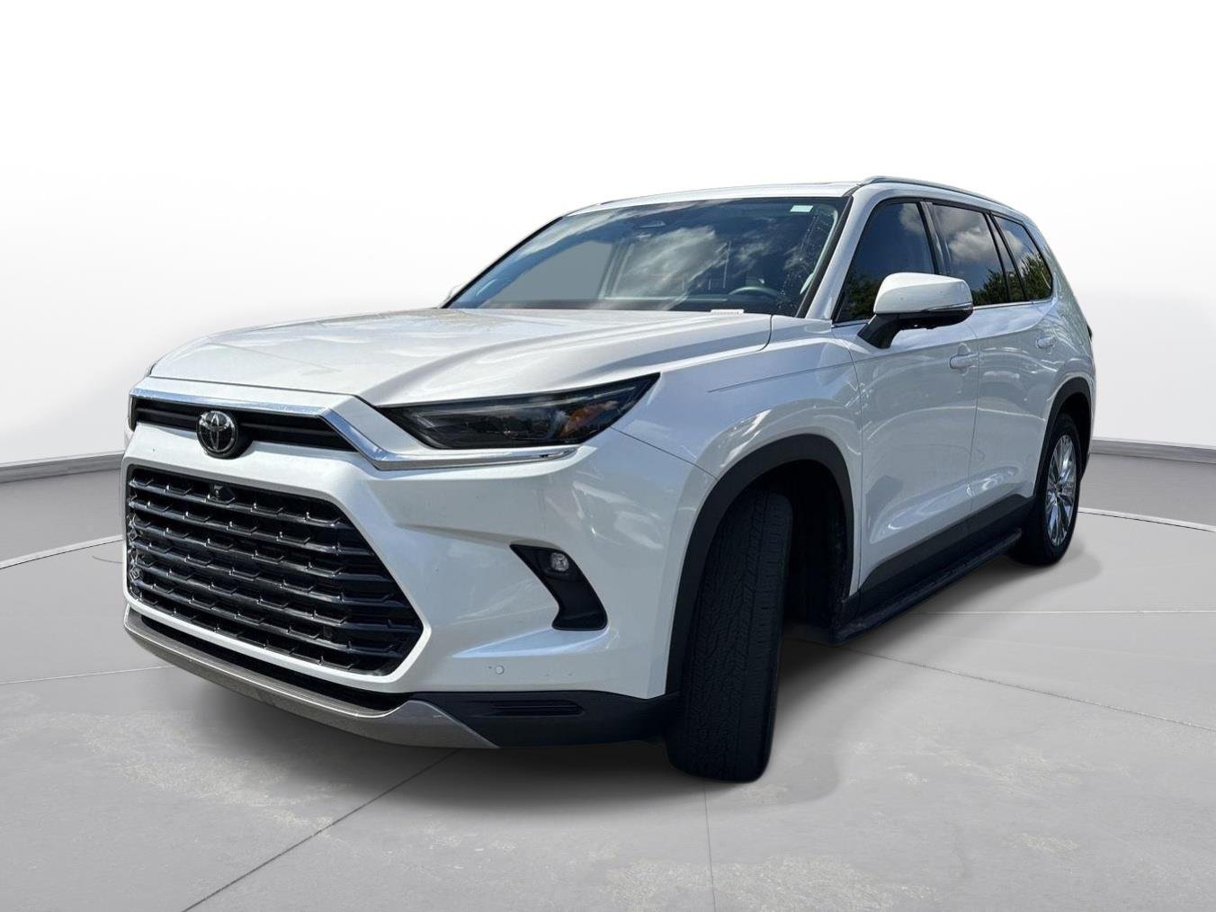 Used 2024 Wind Chill Pearl Toyota Platinum image 2