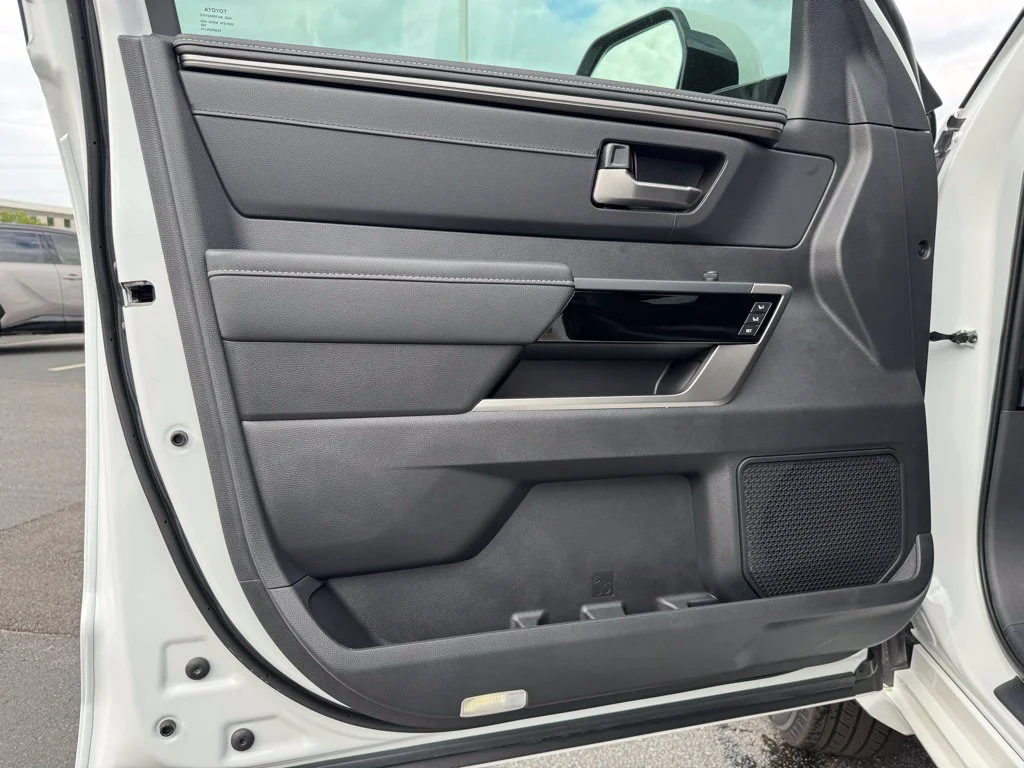 2026 Toyota Tundra Limited - Photo 12