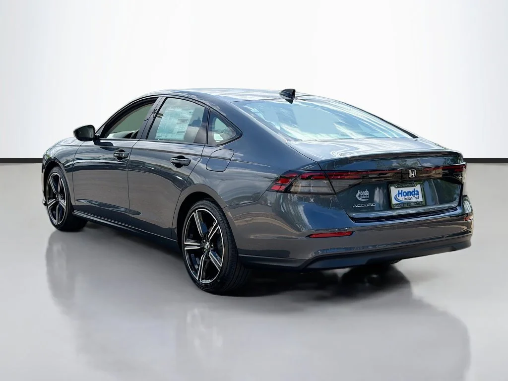 New 2026 Meteorite Gray Metallic Honda SE image 7