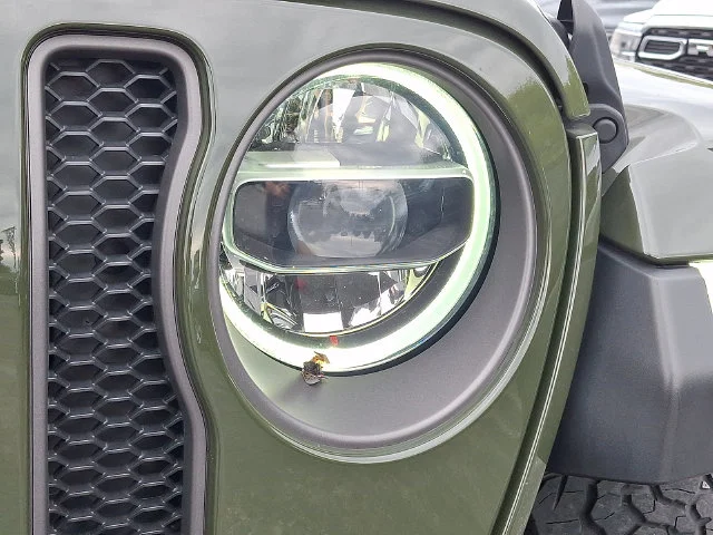 Used 2021 Green Jeep Unlimited Rubicon image 10