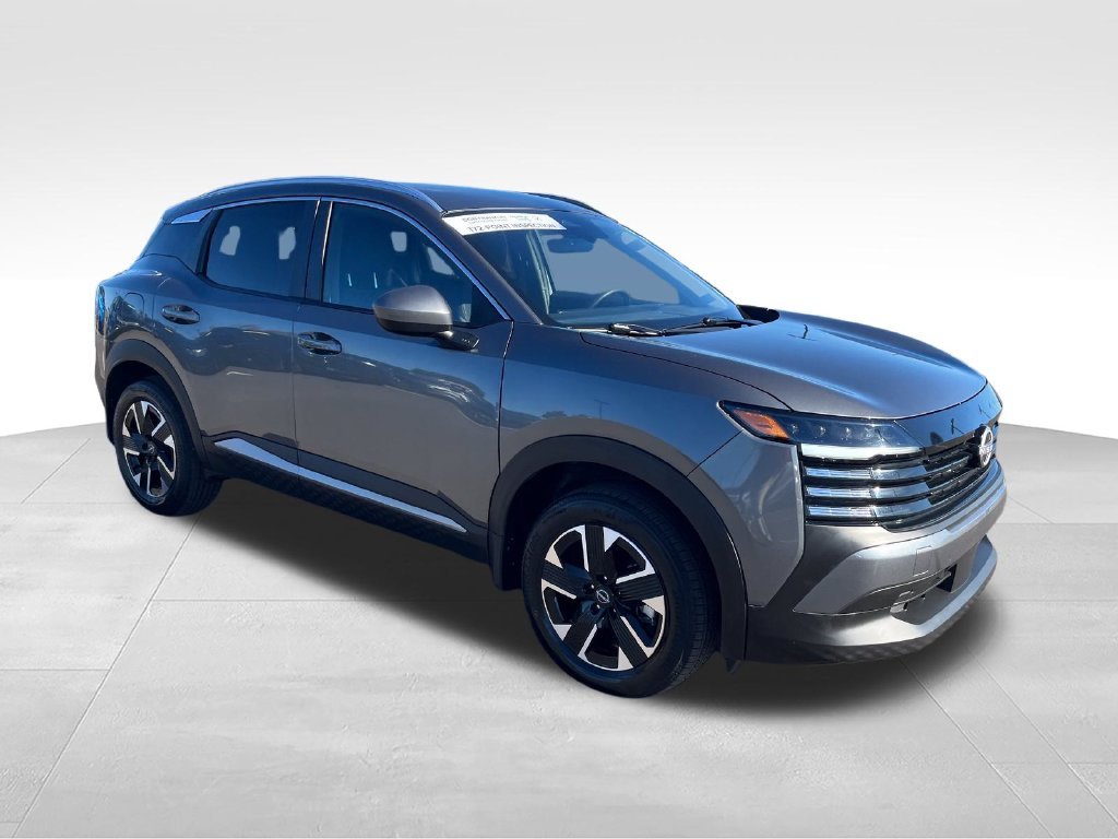 Used 2025 Gray Nissan SV image 7