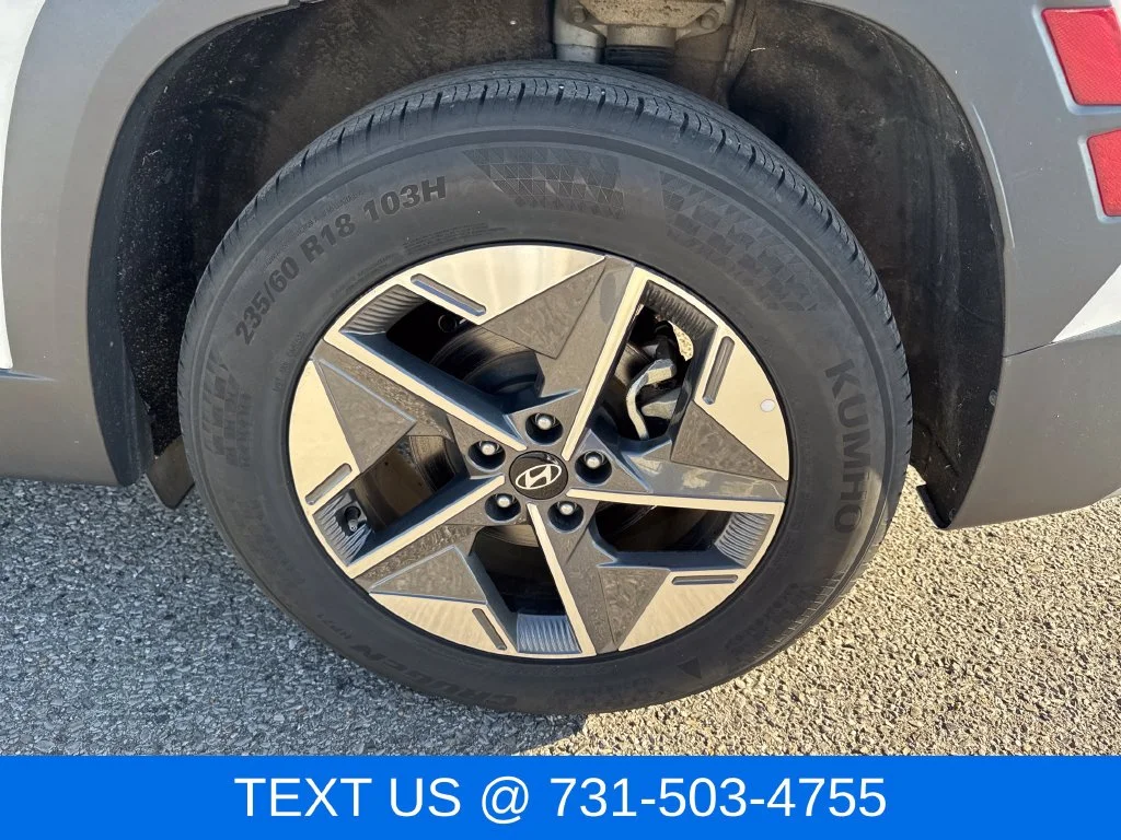 Used 2025 White Hyundai SEL image 28