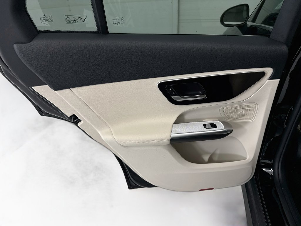 Used 2026 Black Mercedes-Benz GLC 300 image 24