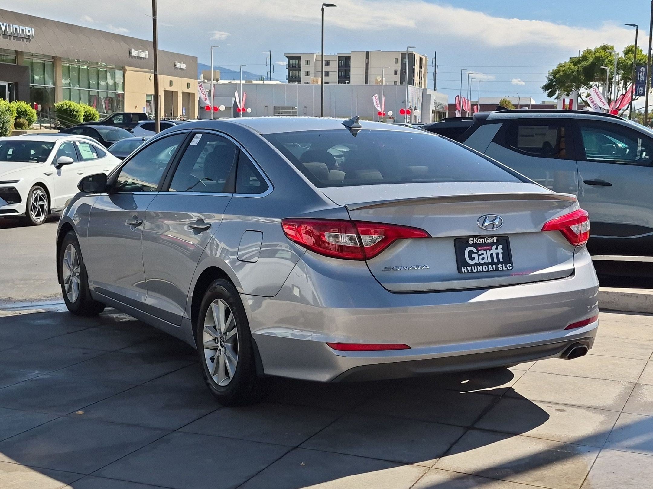 Used 2015 Shale Gray Metallic Hyundai 2.4L SE image 5