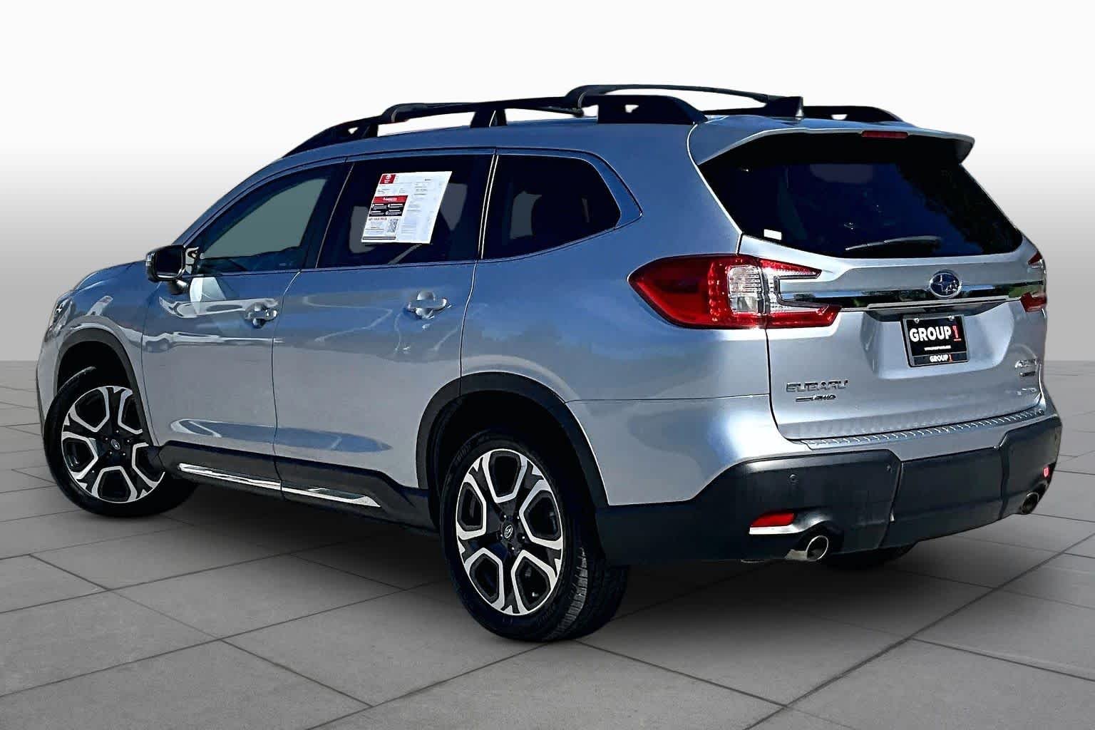 Used 2023 Ice Silver Metallic Subaru Limited image 12