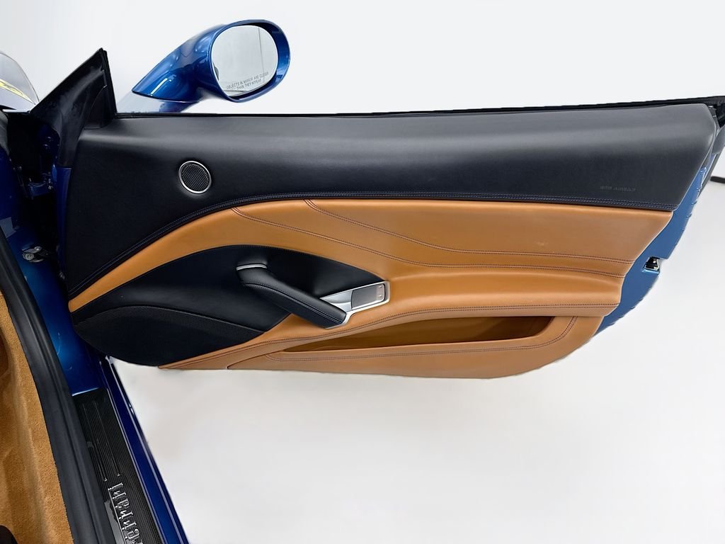 Used 2015 Blu California Ferrari T image 31