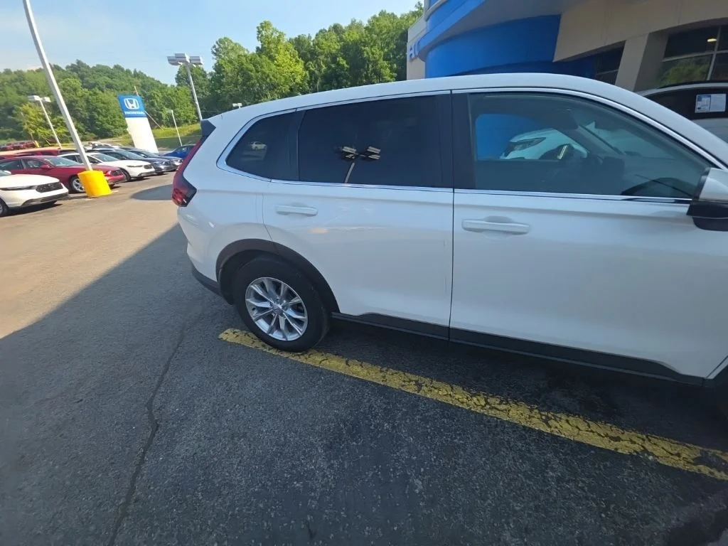 Used 2024 White Honda EX image 19