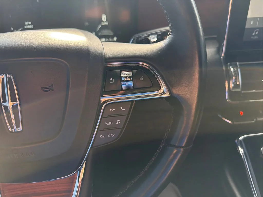 Used 2019 Black Metallic Lincoln Reserve image 31