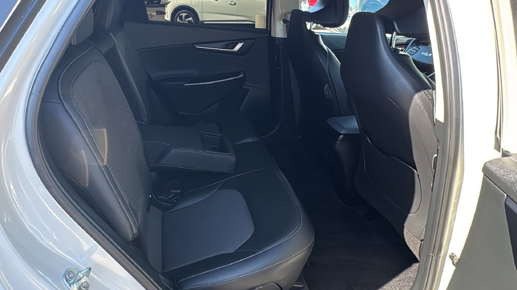 Used 2024 White Kia Light image 14