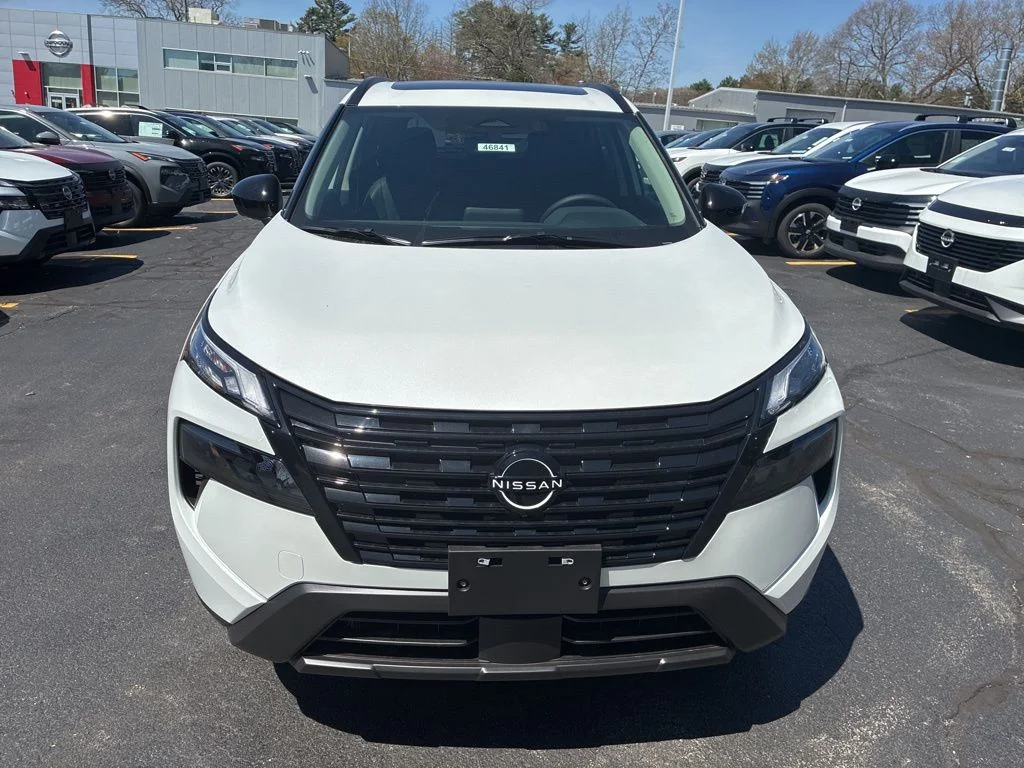 New 2026 Everest White Pearl TriCoat Nissan Dark Armor™ image 2