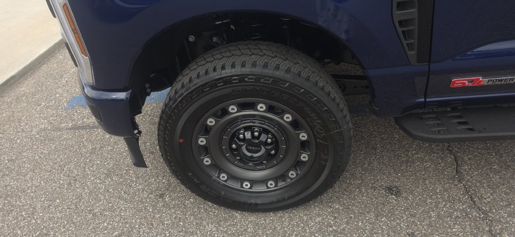 New 2027 Neptune Blue Ford F-350® XLT image 13