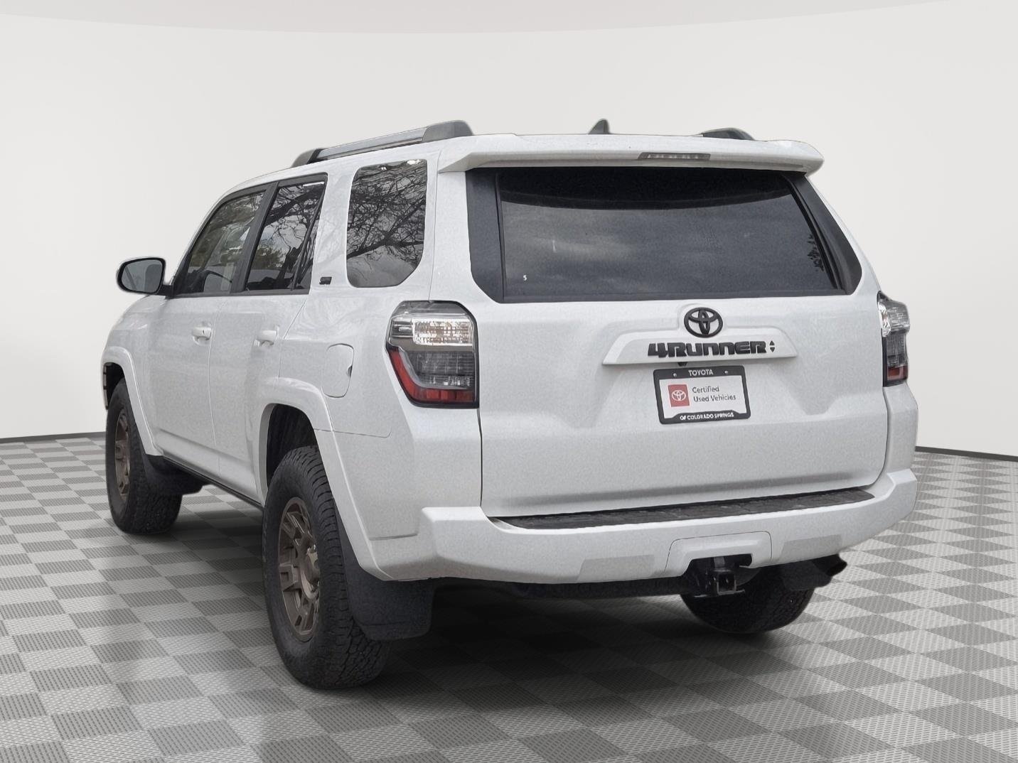 Certified Used 2023 Ice Cap Toyota SR5 image 9