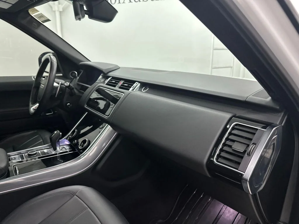 Used 2022 White Land Rover HSE Silver Edition image 29