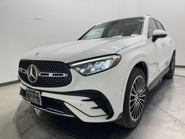 New 2026 MANUFAKTUR Moonlight Whit Mercedes-Benz GLC 300 image 30