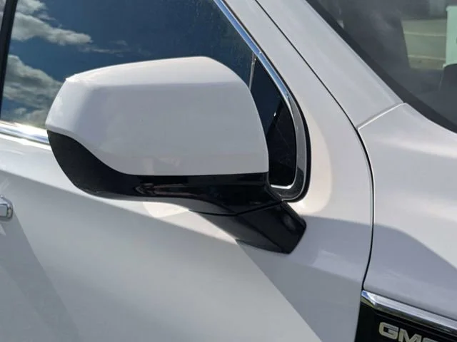 2024 GMC Yukon SLT - Photo 11