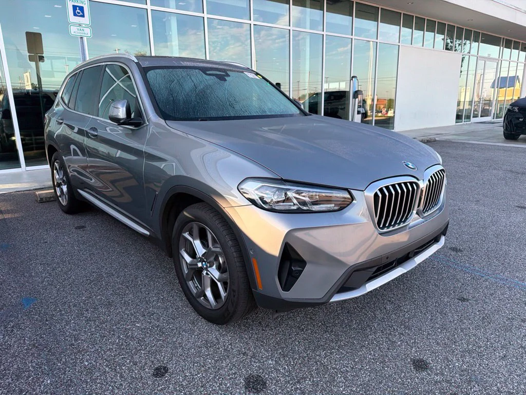 Used 2023 Gray BMW sDrive30i image 2
