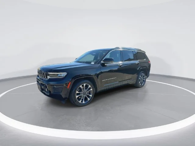 Used 2023 Black Jeep Overland image 4