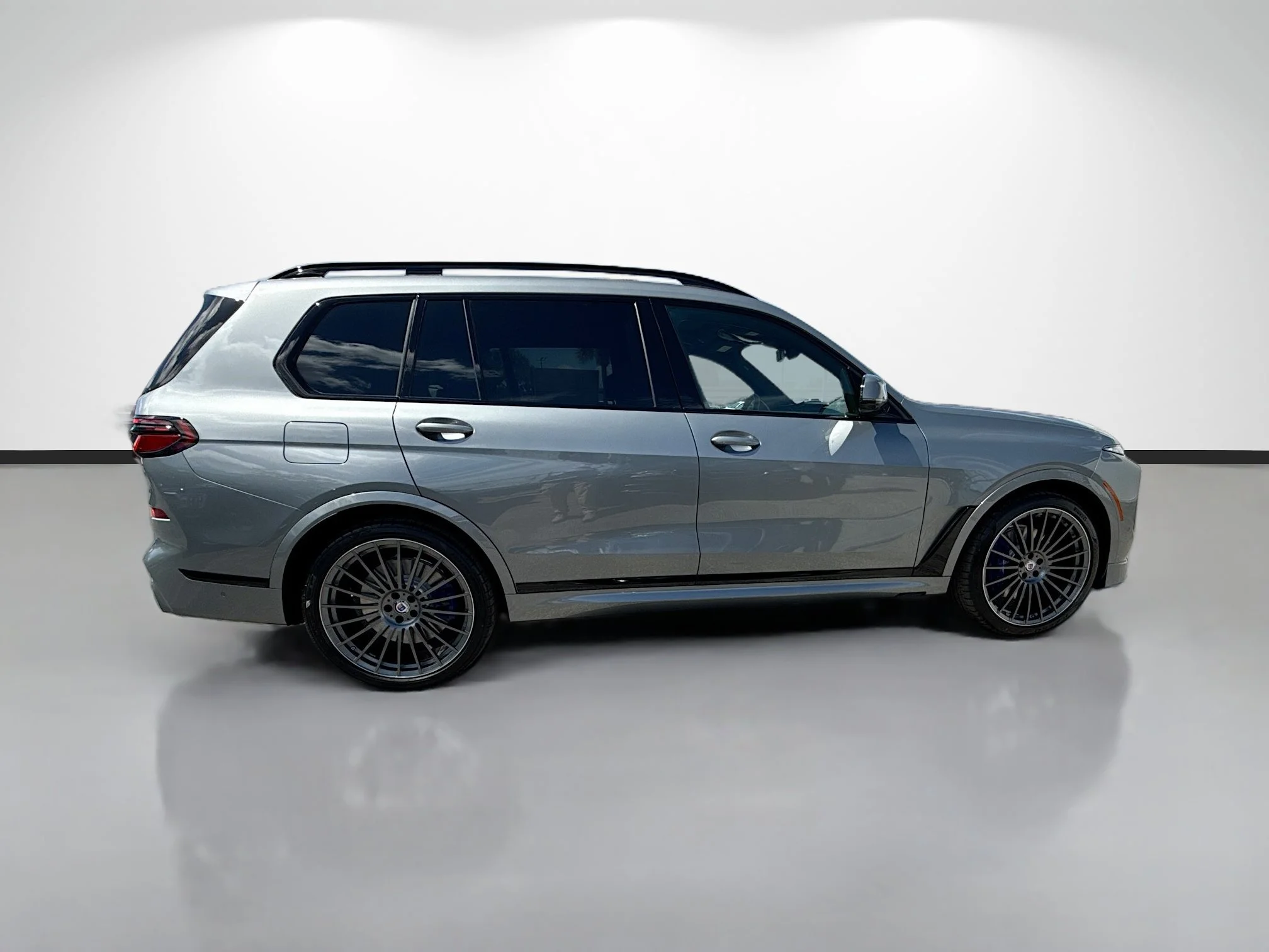 New 2026 Skyscraper Grey Metallic BMW ALPINA XB7 image 2