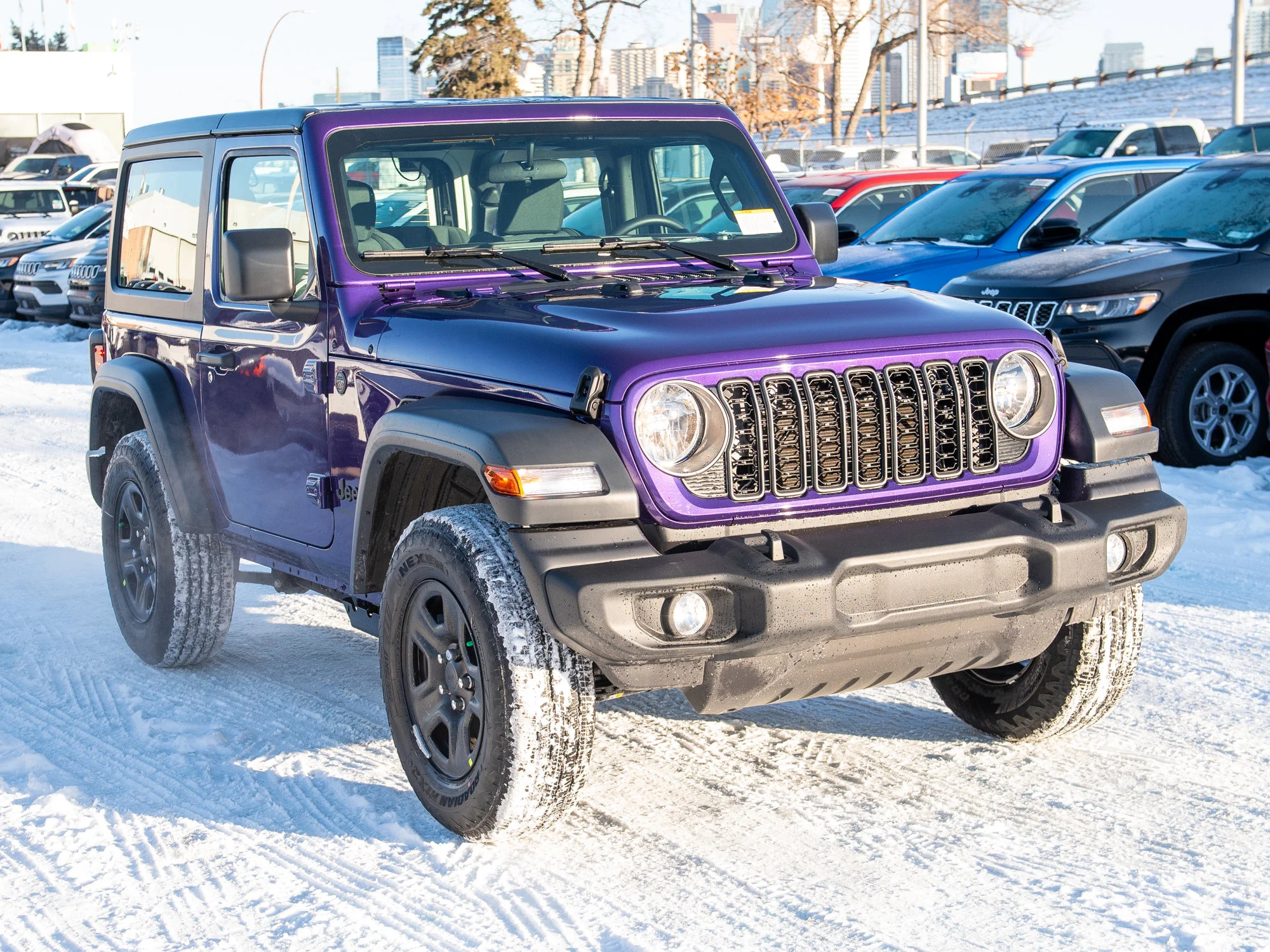 New 2026 reign Jeep Sport* image 5
