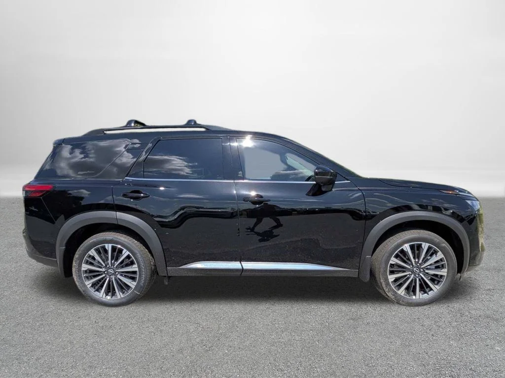 New 2026 Black Nissan Platinum image 2