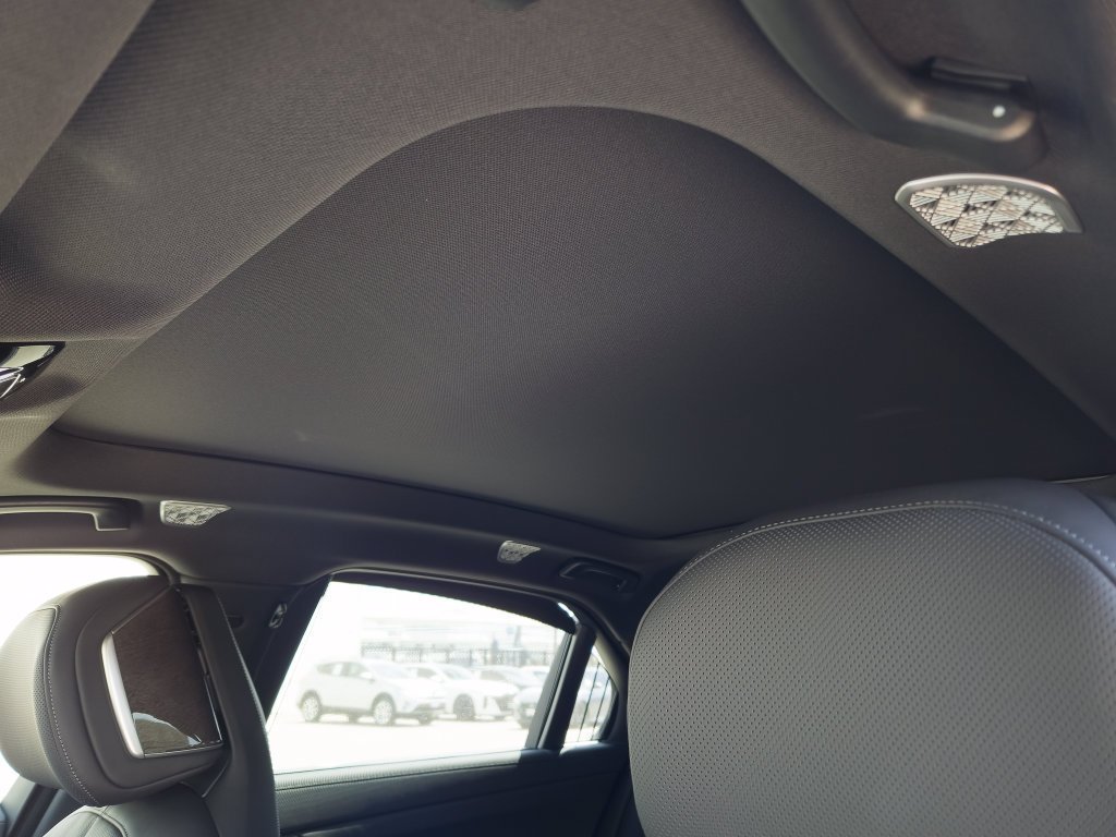 2026 BMW 7 Series 760i - Photo 13