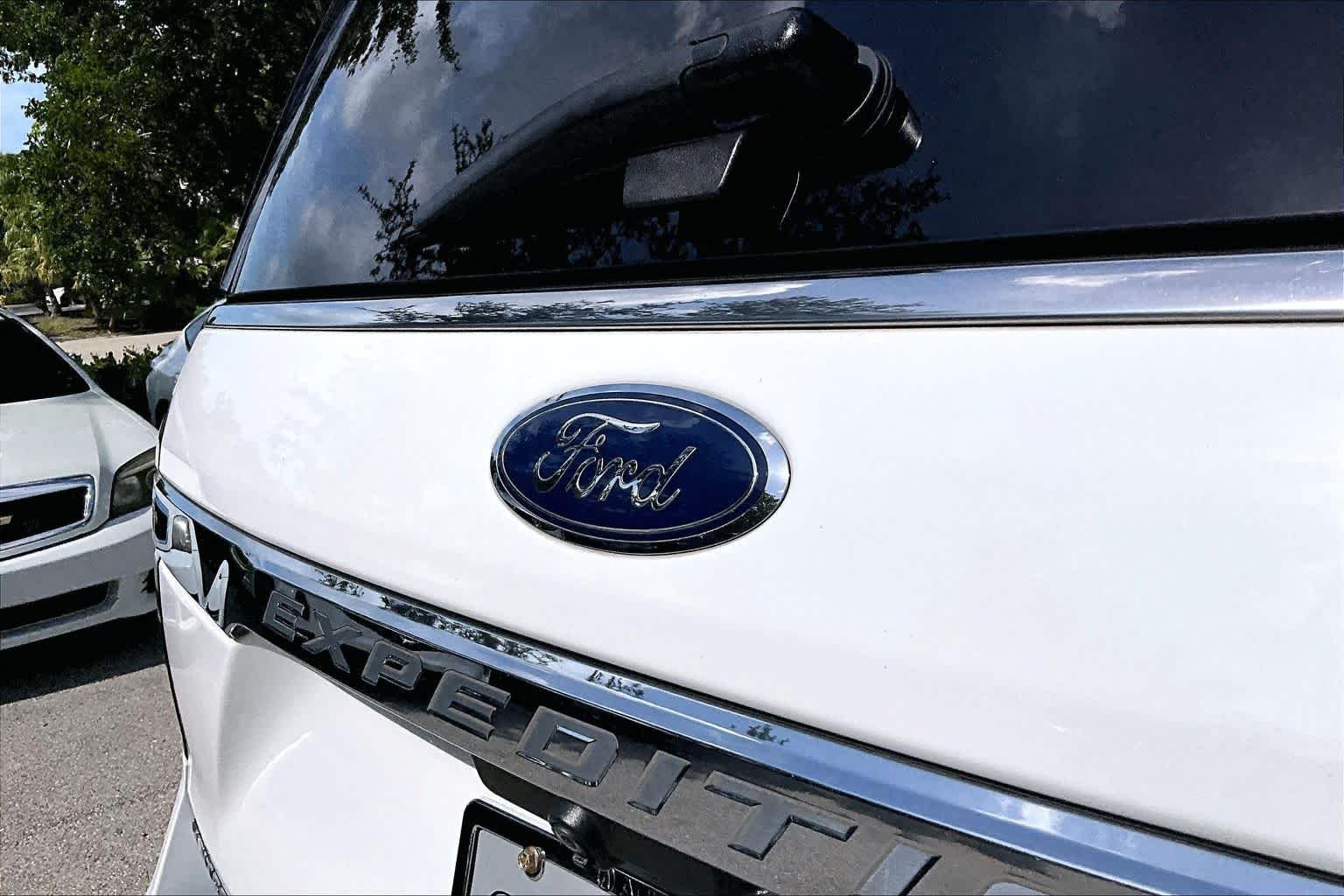 Used 2021 Oxford White Ford Limited image 31