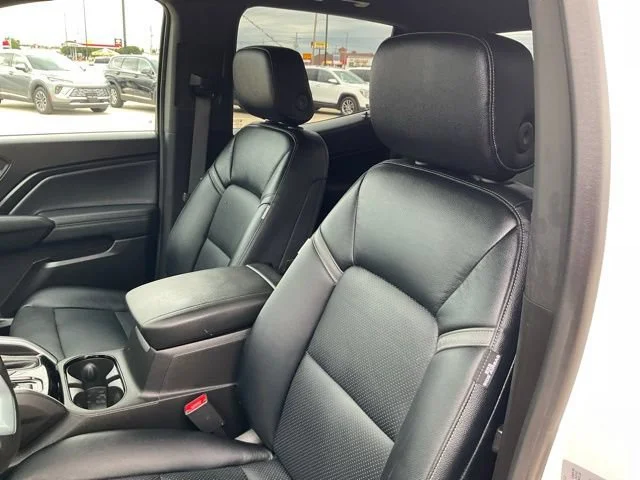 Used 2024 Summit White Chevrolet LT image 8