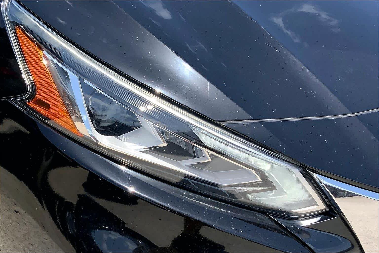 Used 2019 Super Black Nissan 2.5 SV image 28