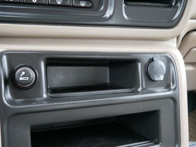 Used 2006 Summit White Chevrolet LT image 18