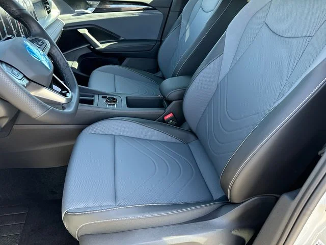 New 2026 Sandstone W/Deep Black Roof Volkswagen 2.0T SE R-Line Black image 40