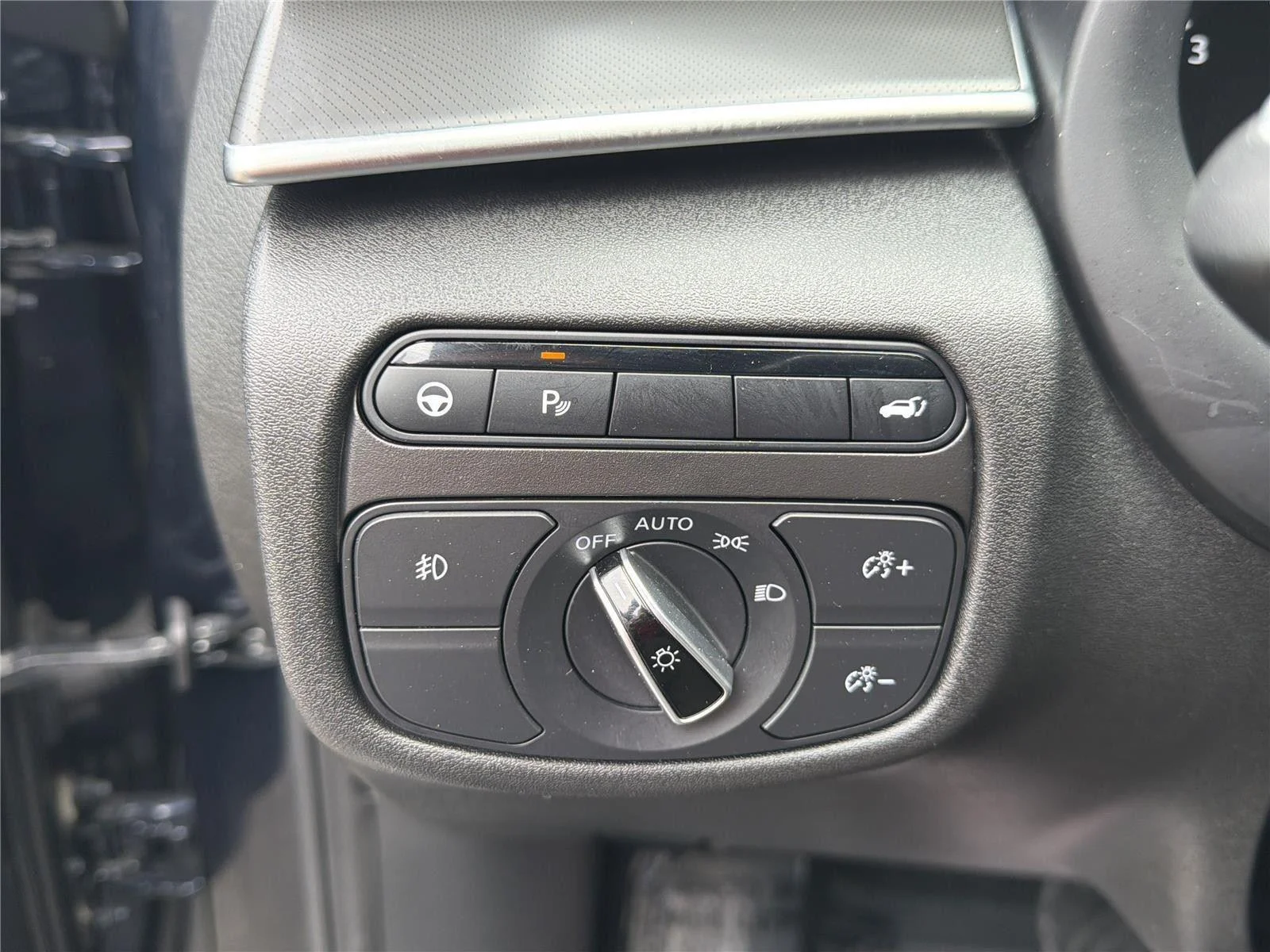 Certified Used 2025 Hermosa Blue INFINITI LUXE image 20