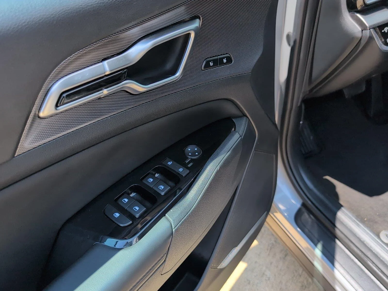 Used 2025 Ebony Black Kia SX-Prestige image 13