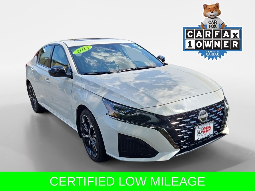 Used 2025 White Nissan 2.5 SR image 1