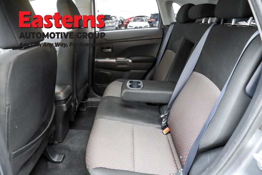 Used 2021 Blue Ford SE image 46
