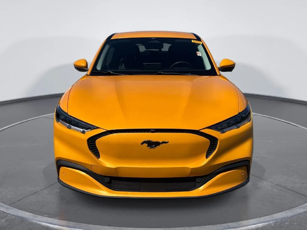 Used 2022 Orange Ford Select image 2