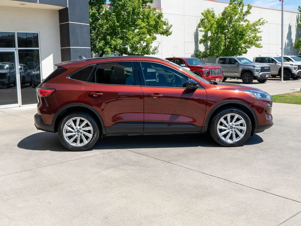 Used 2021 Brown Ford SE image 8
