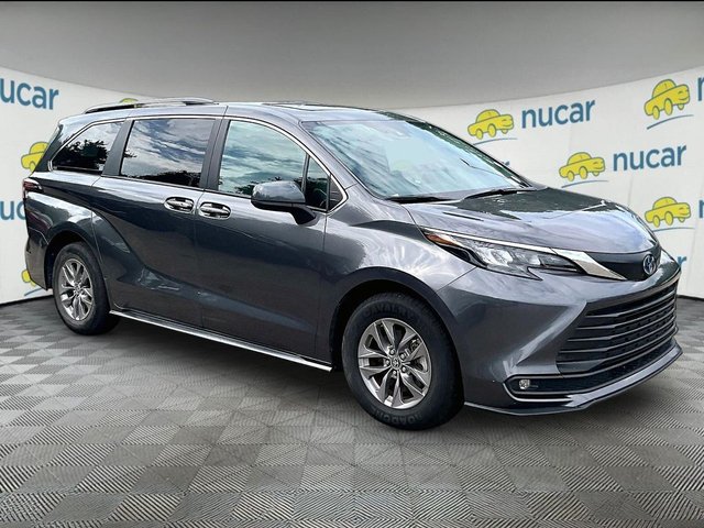 2025 Toyota Sienna XLE