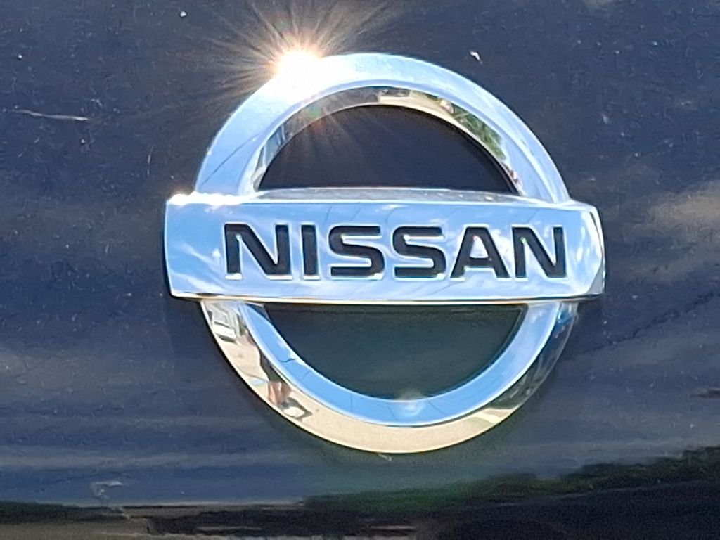 Used 2012 Black Nissan S image 9