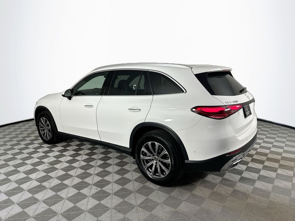 Certified Used 2023  Mercedes-Benz GLC 300 image 5
