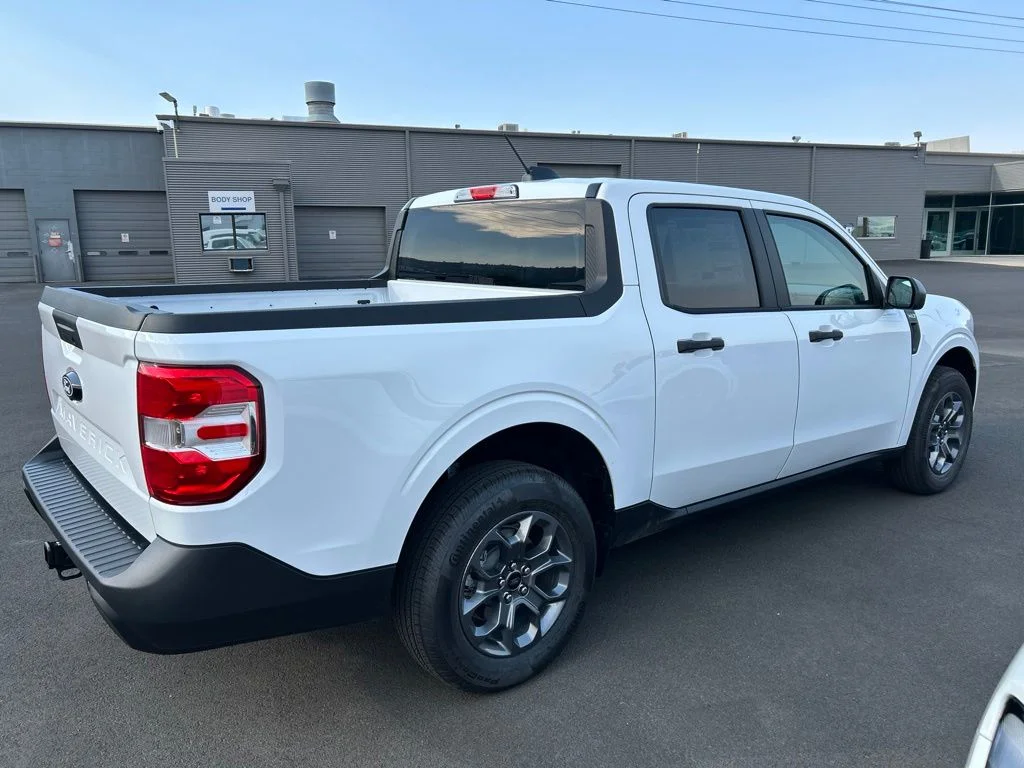 New 2026 White Ford XLT image 9