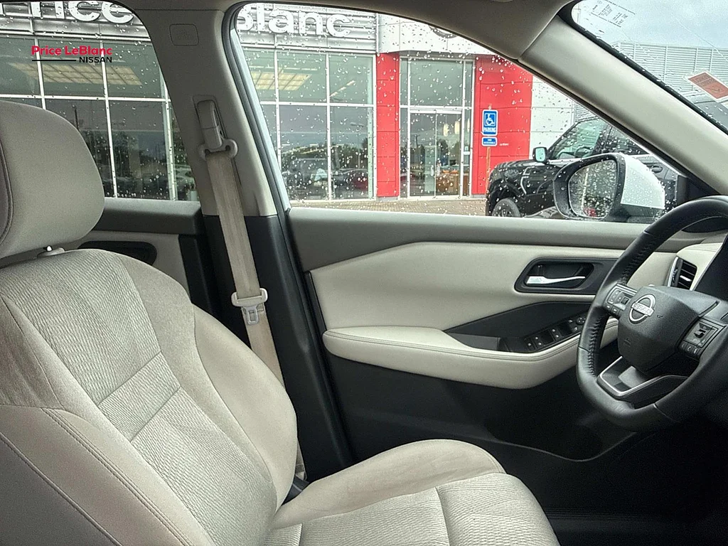 Certified Used 2025 Everest White Pearl Nissan SV image 10