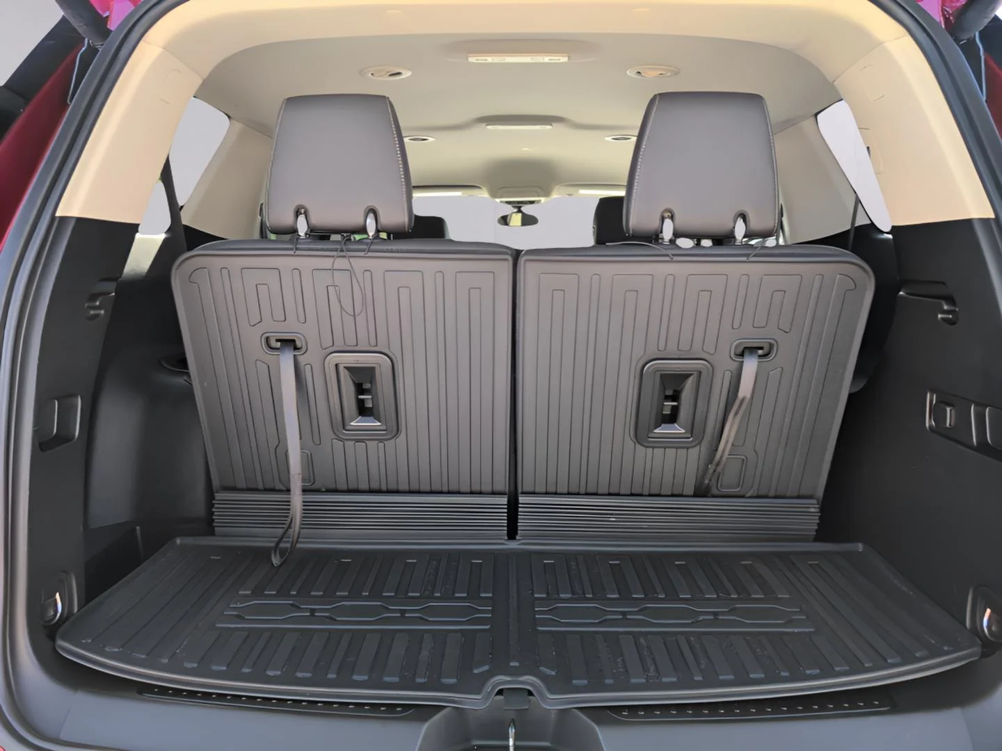 Used 2023 Volcanic Red Tintcoat GMC Denali image 9