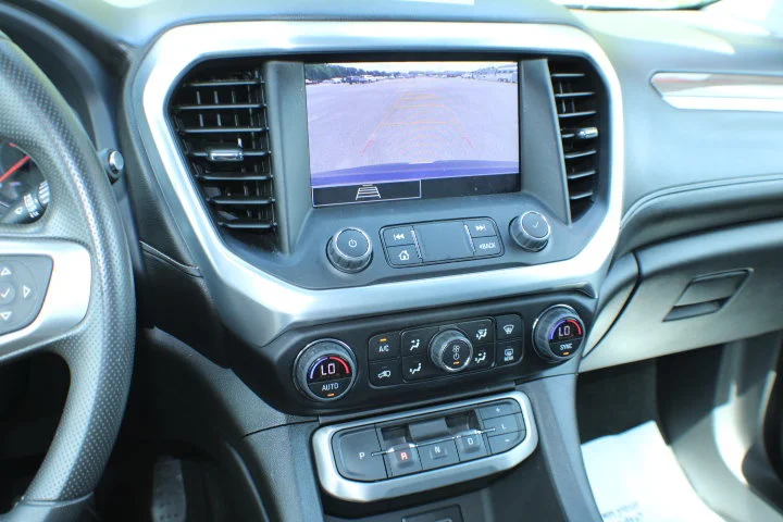 Certified Used 2023 Ultra Blue Metallic GMC SLE image 12