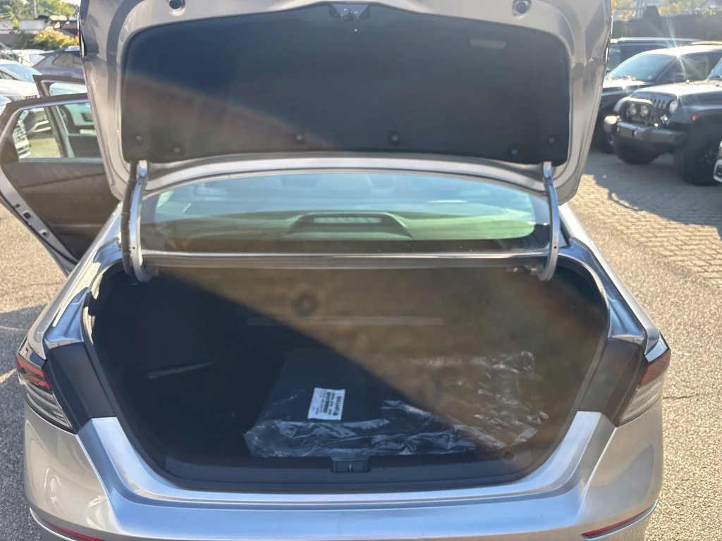 Used 2023 Silver Honda LX image 23