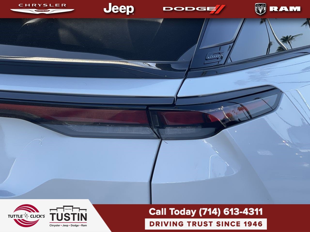 New 2025 Bright White Clear-Coat Exterior Paint Jeep Limited image 9